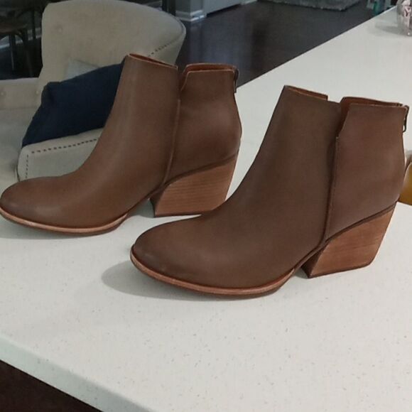 Kork Ease Chandra  round toe ankle boots w side slits & rear zipper size 11 NWT. - Picture 5 of 11